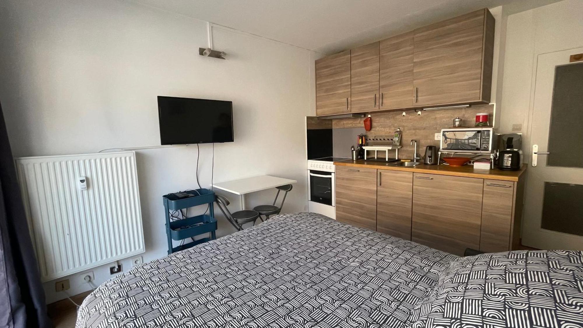 Studio Plein Centre, Calme, Parking Inclus, Piscine Et Gardien Grenoble Bagian luar foto