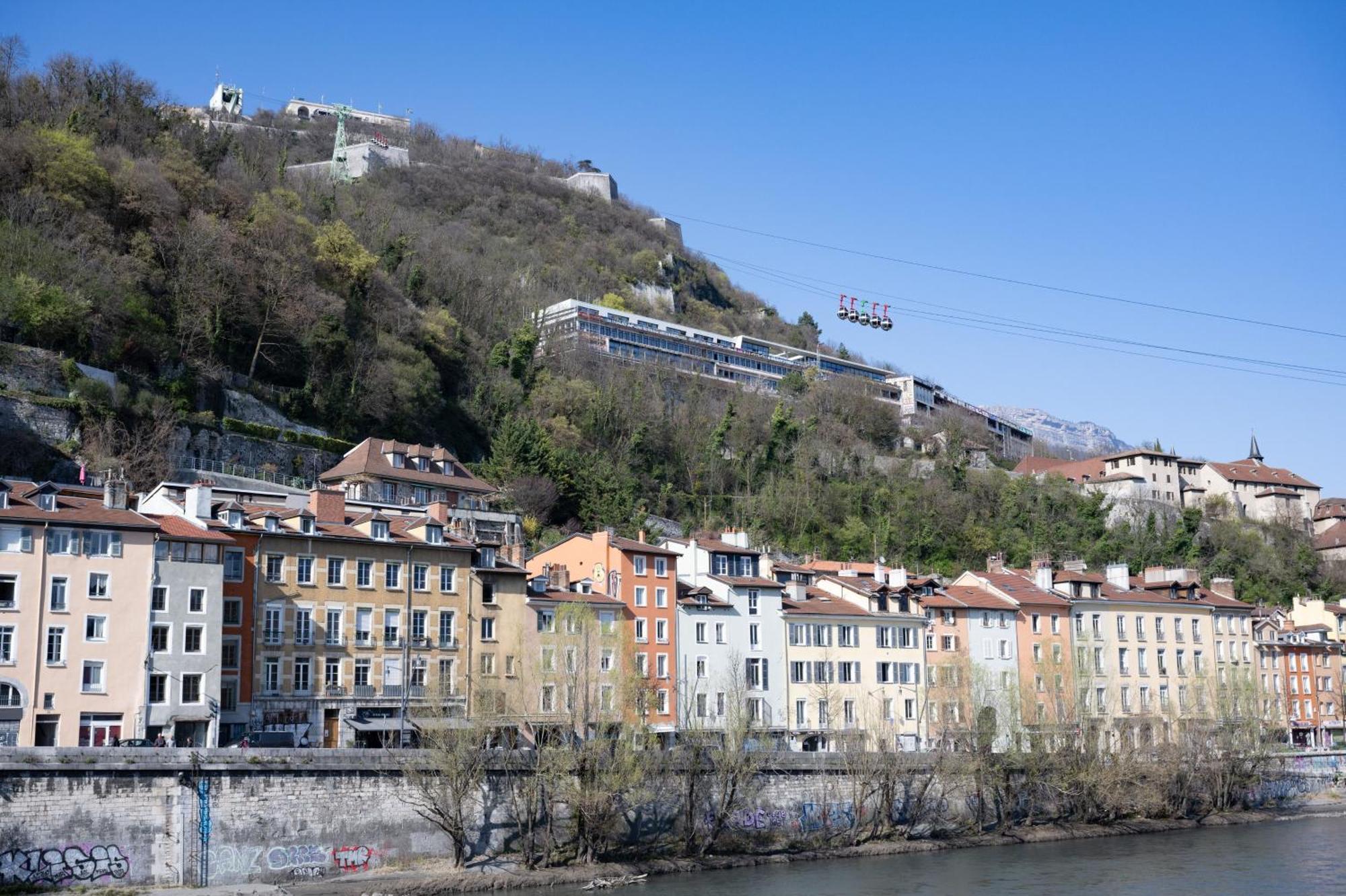Studio Plein Centre, Calme, Parking Inclus, Piscine Et Gardien Grenoble Bagian luar foto
