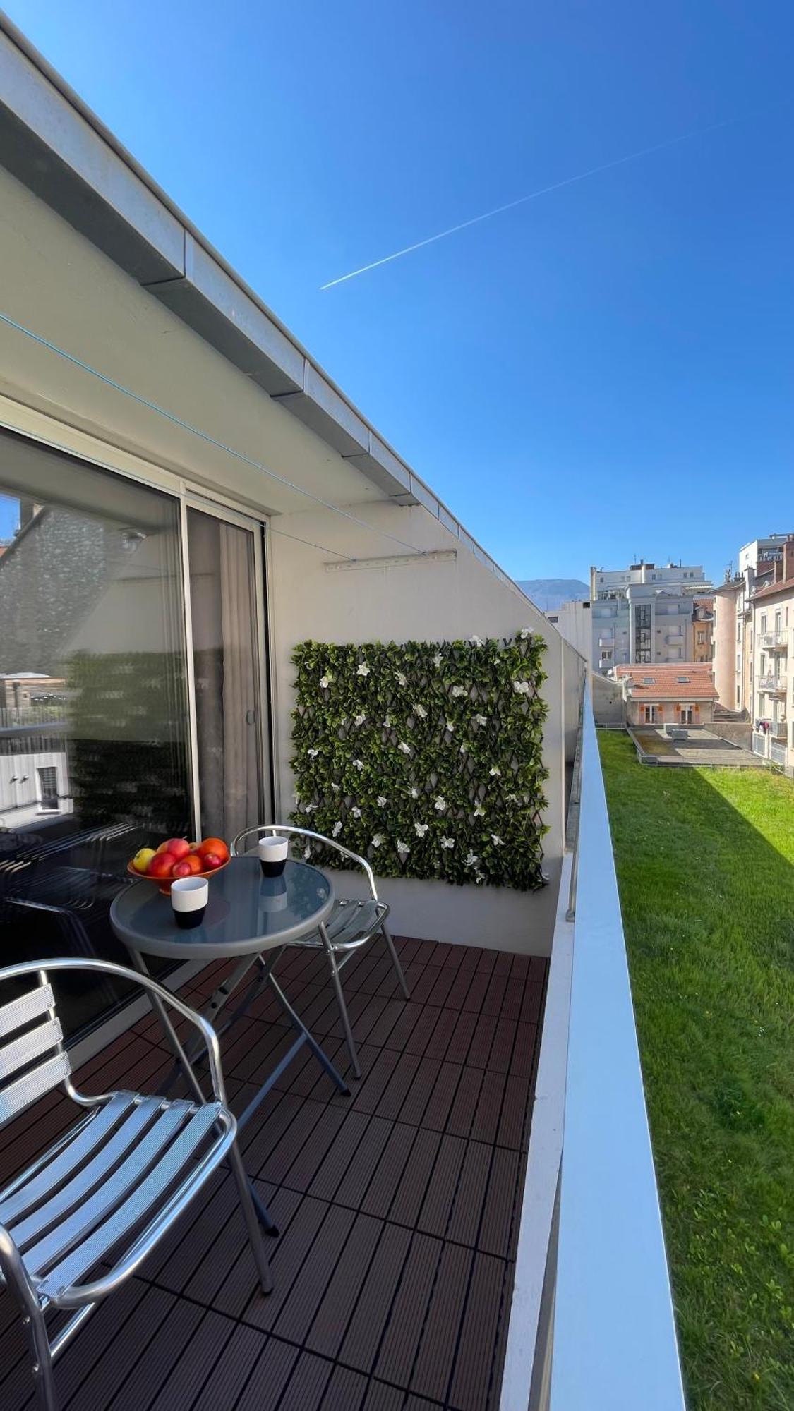 Studio Plein Centre, Calme, Parking Inclus, Piscine Et Gardien Grenoble Bagian luar foto